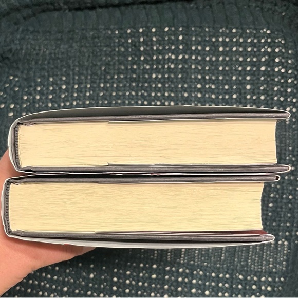 First Edition Hardcover The Lying Game Series books 2 and 6, like new condition - Picture 5 of 7